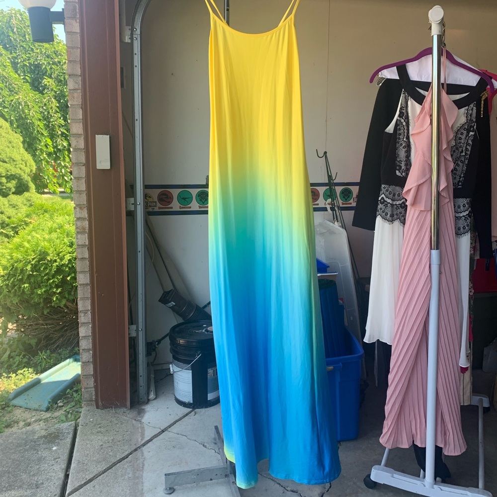 Sleek sun dress